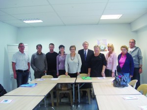 Les représentants de l’Office de tourisme et de la Mairie entourés des professionnels du tourisme