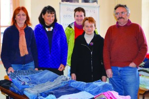 Les bénévoles lors de la braderie en novembre 2013 