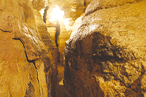 Les Grottes de La Balme - Labyrinthe de Mandrin © DR  ballad et vous