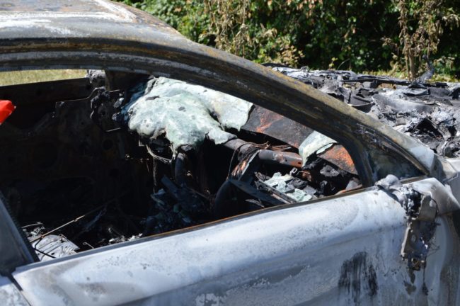voiture brulée 2