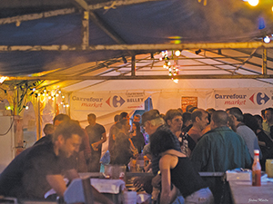 Les Bénévoles et les Festivaliers © J. Martin