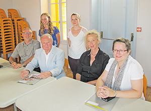 Photo (de G. à D.) : Jean-Marc Vivier, Daniel Bondot, Karine Renoux, Martine Dufour et les secrétaires.