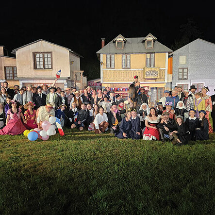 Pressins-photo-de-groupe-de-la-troupe-ballad-et-vous